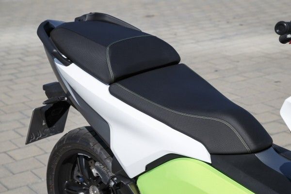 Der neue BMW C evolution bei der offiziellen Präsentation in Barcelona (BMW)