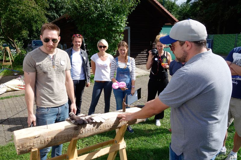 Kollegen nageln um die Wette, (l.) Philipp Krähenbühl und Jan Kopmann, Littlebit. (Bild: IT-BUSINESS)