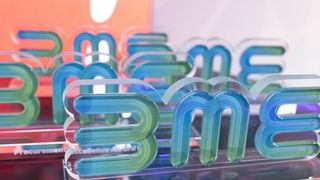 Die Skulptur des Business Awards, mit dem der BME Leistungen und Konzepte prämiert, die für dauerhafte Effizienzsteigerungen sorgen. (Bild: Peter-Paul Weiler/BME)