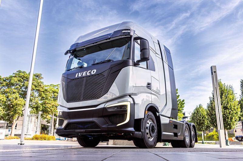 Pilotkunde in Sachen Wasserstofftechnik von Bosch ist das US-Unternehmen Nikola mit seinem Brennstoffzellen-E-Lkw. Dieser soll noch im dritten Quartal an den Start kommen. (Bild: Bosch)