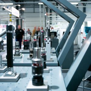 Zufriedene Organisatoren und Aussteller - das war die Siams 2026 und bestätigt damit  ihren Status als unverzichtbare Fachmesse der Mikrotechnik. (Bild:  Faji SA)