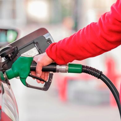 Tanken macht derzeit gar keinen Spaß, die Preise steigen und steigen. (Bild: frei lizenziert)