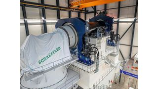 The centerpiece of the facility in Lindø, Denmark, is the 560-ton test load unit. It measures 16 meters in length, nine meters in width, and more than eight meters in height. It was designed to simulate the extreme loads to which wind turbine rotor bearings are subjected both on land and especially offshore. (Image:Schaeffler (craft/Jochen Weltz))