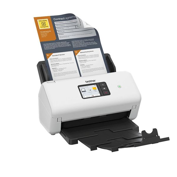 Der ADS-4550W mit ausgeklappter Papierablage. Gesteuert wird der Scanner über den PC oder das 2,8-Zoll-Touchscreen-Display. (Bild: Brother)