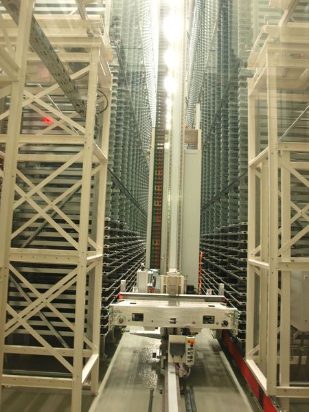 Die Software Hi-Lis speichert die Position der Batterien im Tablarlager. (Bild: Hörmann Logistik)