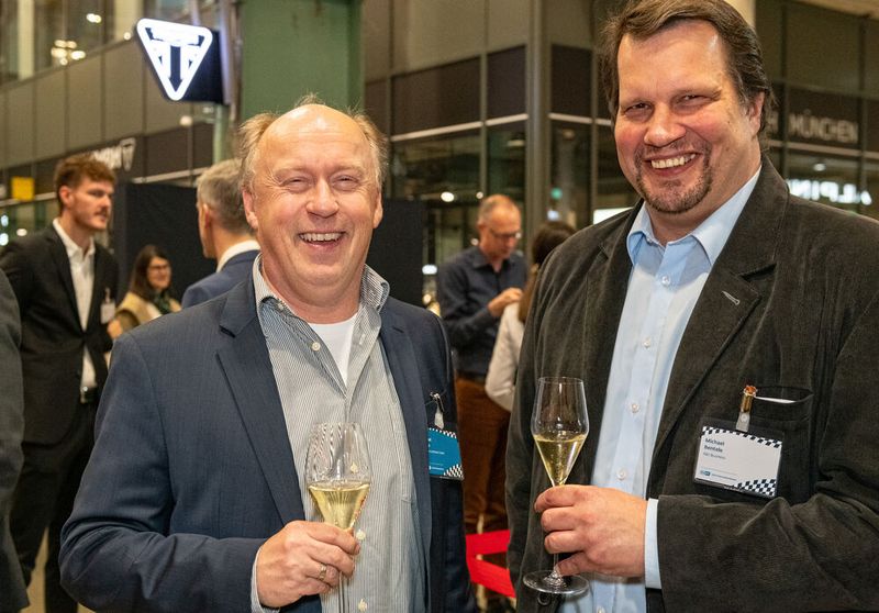Zwei Michaels, die sich auf das Gala Dinner freuen: Michael Klatte (l., ESET) und Michael Bentele (it&t business) (Bild: Claus Uhlendorf / Eset)