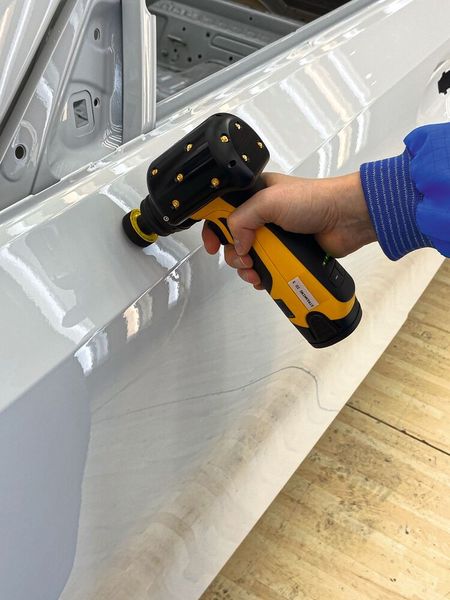 Das Werkzeugtracking erfolgt mithilfe von Infrarot-LEDs am Werkzeug. (Bild: Extend3D)