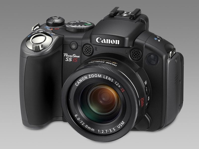 Mit der Powershot S5 IS nimmt eine Acht-Megapixel-Kamera die Stelle der S3 IS ein. (Archiv: Vogel Business Media)