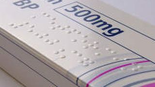 Blindenschrift auf Arzneimittel-Verpackungen  (Bild: DIN)