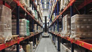 Das Palettenregalsystem sorgt bei dem Sanitätshaus Glotz für einen besseren Warenfluss. Bild: Berger (Archiv: Vogel Business Media)