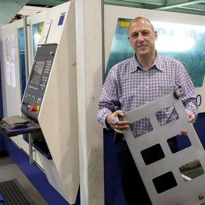 Die Erfolgsstory von Roland Kiefer, geschäftsführender Gesellschafter der Seeger Lasertechnik GmbH im hessischen Lorsch, begann mit einer Banklehre. Heute besitzt der agile Jungunternehmer eine moderne Lohnfertigung mit der Spezialisierung auf die Laserbearbeitung von Blechen und Rohren.