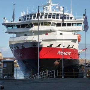 Schiffe und Offshore-Anlagen müssen über ihren kompletten Lebenszyklus hohen Anforderungen in Effizienz und Verfügbarkeit genügen.