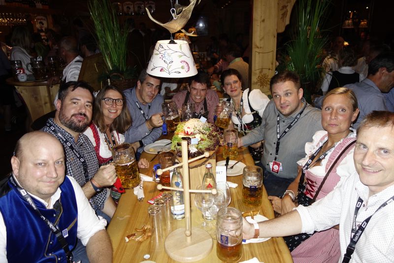 Das Western Digital Team mit den Distributoren Tech Data und Ingram Micro. (Vogel IT-Medien)