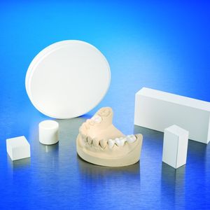 Yttriumstabilisiertes Zirkonoxid wird in der Fertigung von Blanks – Grundprodukt zur Herstellung von keramischen Kronen und Brücken – eingesetzt.