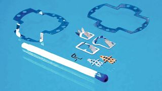 Von klein bis winzig: In der Rolle des Miniaturteile-Herstellers fertigt LK Mechanik kleine und kleinste Bauteile für Baugruppenfertiger, Komponenten- und Gerätehersteller in Feinwerk- und Elektrotechnik sowie Optik, Luftfahrt, Mess- und Medizintechnik. (LK Mechanik)