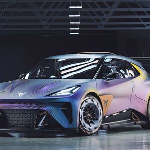 Mit der Studie Cupra Urban Rebel interpretiert die spanische Performance-Marke recht eigenwillig die Zukunft elektischer Kleinwagen. Die Studie fordere „die Konventionen des Elektrozeitalters heraus“, so Cupra-Chef Wayne Griffiths. (Bild:  Seat)