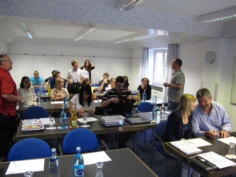 Die Teilnehmer der Redaktionen PROCESS und LABORPRAXIS treffen sich zum jährlichen Planungs-Workshop 2014 in Margetshöchheim. (Bild: PROCESS)