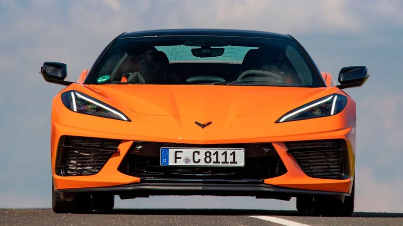 Preislich bleibt die Corvette auch nach dem Wechsel des Antriebskonzepts eine vergleichsweise günstige Wahl. (Bild: Chevrolet)