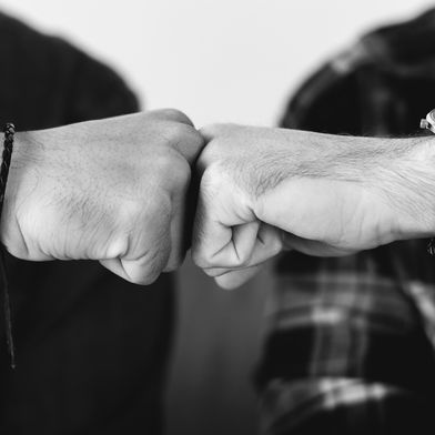 Die Wettbewerbsfähigkeit von Unternehmen hängt in Zukunft auch stark von der smarten Verwendung und Kombination von Normteilen und Sonderteilen ab. (Bild: © Rawpixel.com – stock.adobe.com)