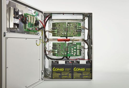 Bild 1: Die Mini-Feuerlöscheinheit AMFE arbeitet mit dem Löschmittel Novec der Firma 3M.(Bild:  Deiring)