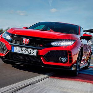 Herzstück des Civic ist ein Vierzylinder-Turbobenziner, der aus zwei Litern Hubraum 235 kW/320 PS schöpft.(Bild:  Honda)