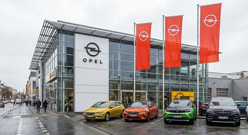 Über die aktuelle Renditesituation in den Netzen schweigt sich Rüsselsheim aus. Der Opel-Händlerverband schätzt sie als „herausfordernd“ ein – also schlecht.   (Bild:  Gemini / KI-generiert)