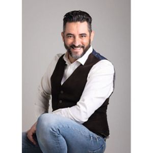 Karim Bouras, fondateur de Nile, animateur du podcast Industrial Growth et auteur du livre « Zéro Friction : l'expérience client comme levier de croissance de votre PME industrielle ». (Source :  Agence Nile)