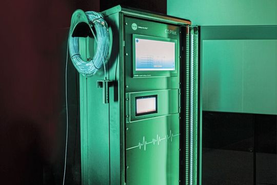 Der CO.Pilot kombiniert Feuchtemessung und CO-Detektion zur Brandfrüherkennung in einem einzigen System.(Bild:  Rembe)