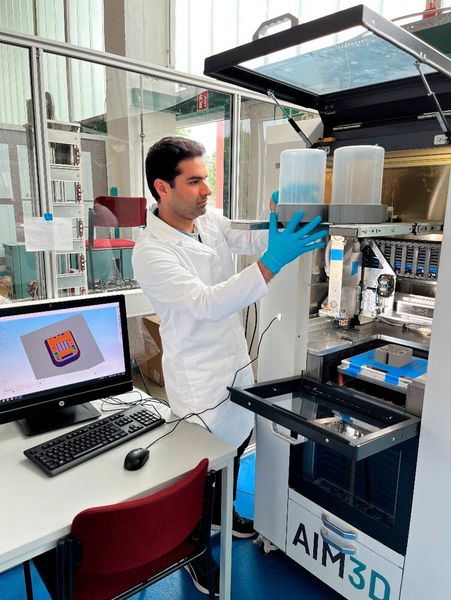 Project lead Dr. Abdullah Riaz from the Chair of Microfluidics at the University of Rostock (LFM) (Source: Aim 3D)