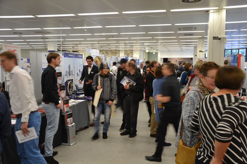 Impressionen der Lab-Supply Hamburg vom 29. Oktober 2019  Die letzte Lab-Supply Messe 2019 fand in der MesseHalle Hamburg-Schnelsen statt. Impressionen vom Messetag sowie einige Besucherstimmen finden Sie in dieser Bildergalerie. Die nächste Lab-Supply ist am 18. März 2020 in Frankfurt am Main. Lese-Empfehlung: Nachbericht zum erfolgreichen Auftakt der Lab-Supply in Wien. (LABORPRAXIS, C. Lüttmann)