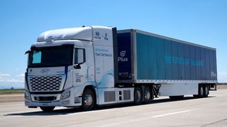 Hyundai und Plus testen einen autonom fahrenden, schweren Brennstoffzellen-Lkw. (Bild: Hyundai)