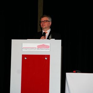 Gerhard Hoffmann ist Geschäfsführer der Schneidforum Consulting, die den ersten deutschen Schneidkongress veranstaltet hat. Er fordert „mehr Respekt für das Schneiden“.