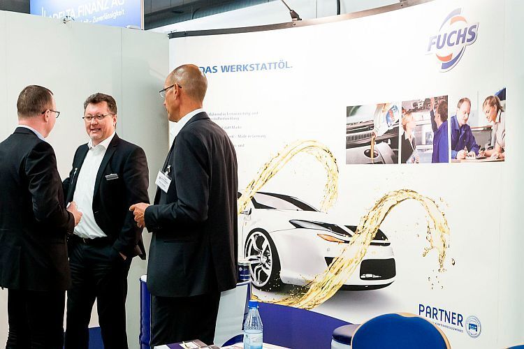 Der Schmierstoffspezialist Fuchs ist Partner des ZDK und Stammgast auf der Fachtagung. (Foto: Bausewein)