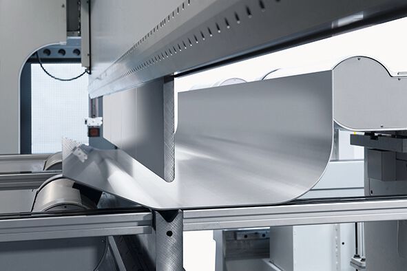 Synchro-Form-Abkantpressen ermöglichen das präzise und wiederholgenaue Biegen großer Profile dank Automation. (Tom Lesaffer)