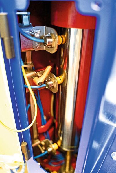 Niemann verbaut induktive Turck- Näherungsschalter u.a. in der Maschinensäule, um die Höhe des Hydraulikstempels abzufragen. (Turck)