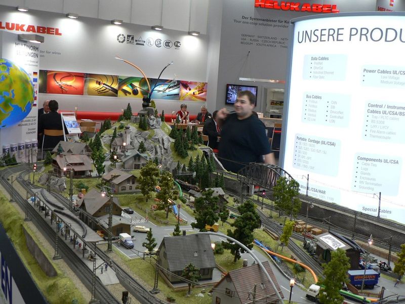 Sogar für das Kind im Mann wurde etwas geboten - eine Eisenbahnlandschaft. (Archiv: Vogel Business Media)