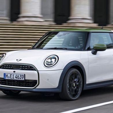 Der Mini war im Juni der meistverkaufte Kleinwagen. Er löst damit erstmals seit 18 Monaten den Opel Corsa ab. (Bild: Bernhard Filser)