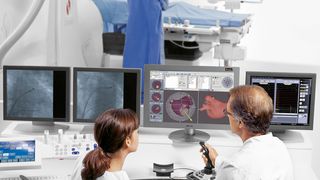 Gemäss einer Studie von EY (Ernst & Young)entscheiden immer häufiger Manager statt Ärzte über den Kauf von Medizintechnik. Die Branche muss daher ihre Produkte stärker differenzieren und deren Wert klarer herausarbeiten. (Bild: Siemens Pressebild)