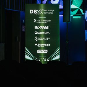 Neun Partner präsentierten dem Fachpublikum ihre Lösungen und standen zudem in ungezwungenen Gesprächen Rede und Antwort.(Bild:   Manuel Emme Fotografie)