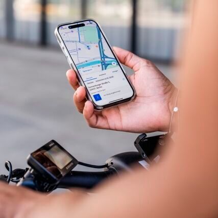 Fleetlery übernimmt Last Mile Delivery als Dienstleister, vermittelt Zeitarbeit-Logistikkräfte an Unternehmen und bietet Jobmöglichkeiten für Kuriere oder Logistikarbeiter.(Bild:  Moritz Staudte)