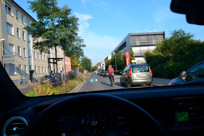 … schon wieder in einer 30er-Zone unterwegs. (Bild: Michel / »kfz-betrieb«)