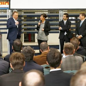 Bei einer Fachveranstaltung wurde die Green Factory Allgäu, eine energieautarke Produktionshalle der Müller Produktions GmbH in Ungerhausen, den Besuchern vorgestellt.