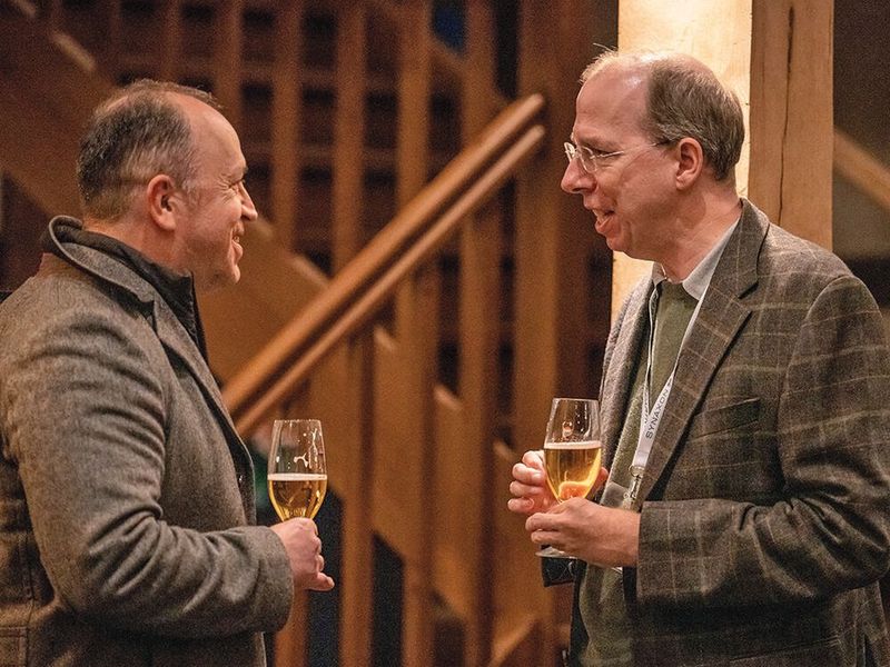 Michael Hase (IT-Business, l.) und Markus Rex (Synaxon) (Bild: Valentin Diehl)