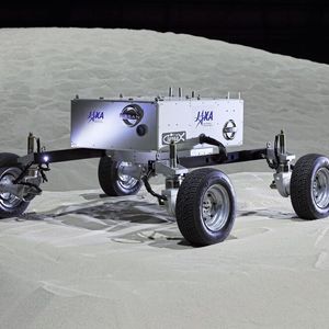 Nissan hat einen gemeinsam mit der Japan Aerospace Exploration Agency entwickelten Prototyp eines Mond-Rovers vorgestellt. 
