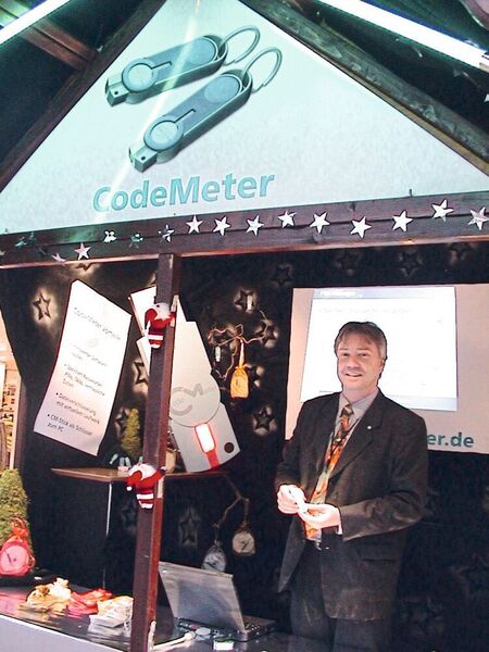 2003: Weihnachten mit Codemeter. Zu Jahresende erschien das heutige Flaggschiffprodukt des Unternehmens, das bis heute führend auf dem Weltmarkt ist. (Wibu-Systems AG)