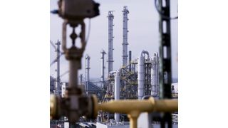 Die Entwickler von Evonik arbeiten an Lösungen für mechanisches sowie chemisches Recycling von Kunststoffen. (Karsten Bootmann/ Evonik)