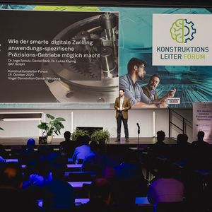 In der Keynote stellte Dr. Ingo Schulz, SKF GmbH, das Ergebnis eines Forschungsprojektes vor: einen smarten digitalen Zwilling eines Hochpräzisions-Getriebes. (Bild:  Stefan Bausewein - VCG)