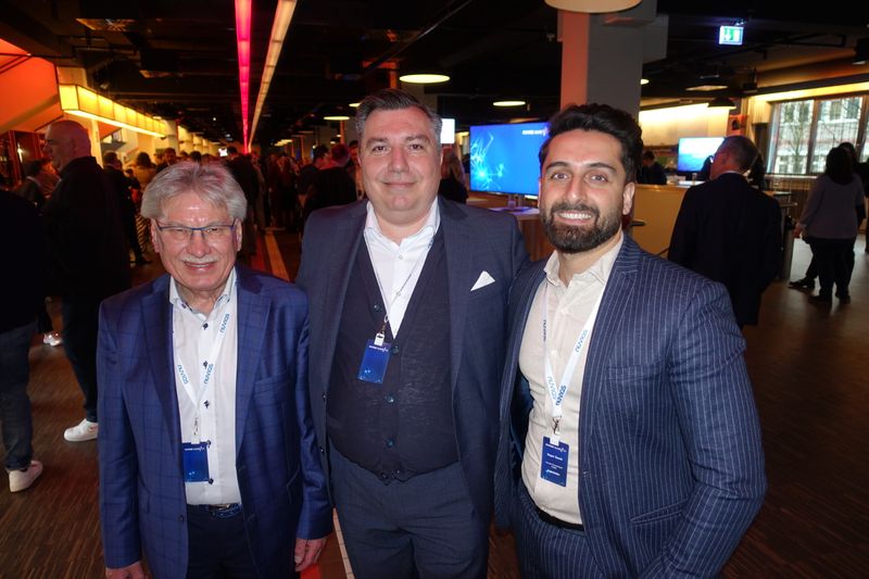 Dalibor Milijic (m, Nuvias) mit seinen neuen Alliance Technologies Kollegen Sagar Gandi und Heinz Schramm (l.). (Bild: IT-BUSINESS)