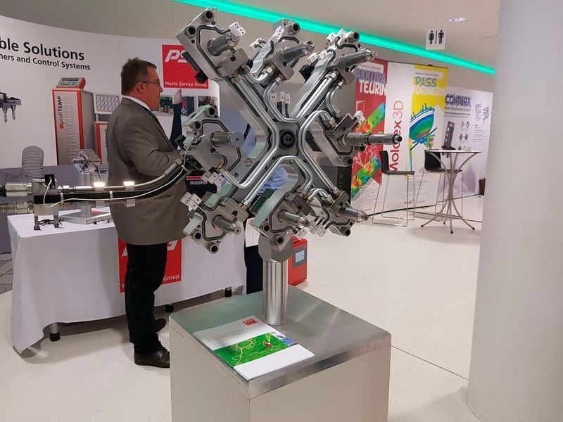 In cooperation with VDWF and Form + Werkzeug, Meusburger successfully hosted its inaugural tool and mould making days in Bregenz, Austria. (Stocker)