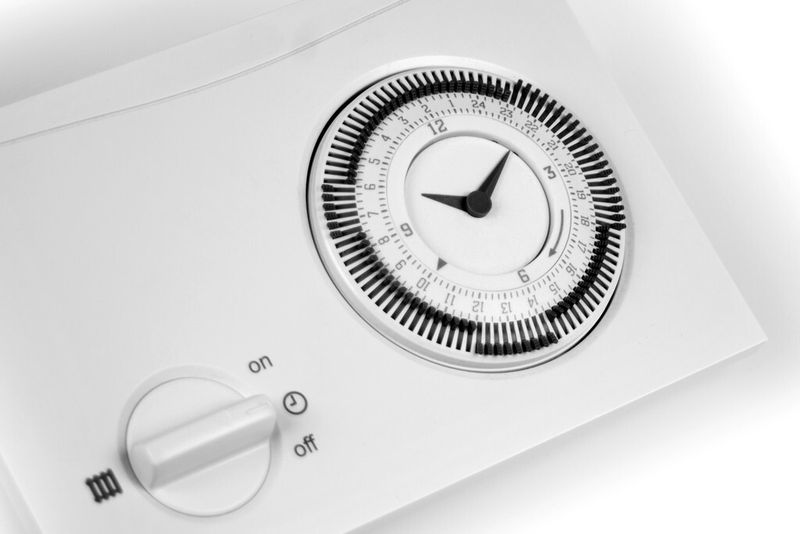 Das Gehäuse für diese Zeitschaltuhr kann Grässlin nun deutlich produktiver herstellen. (Bild: Oerlikon Balzers)